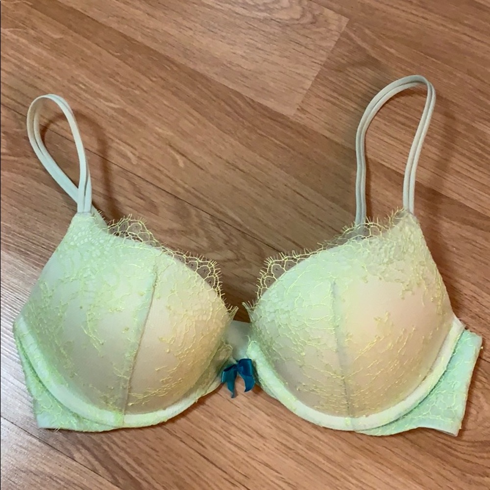 Victoria’s Secret Very Sexy Push Up Bra 34C